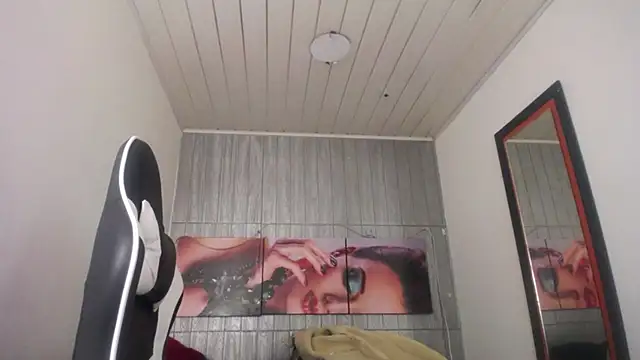 Miss sparkle00 online show from 11/08/25, 04:12