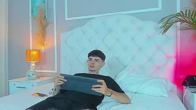 connor and angel online show from 03/22/25, 05:09