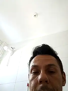 Snapshot of Santanacumxplod chatting on 01/14/25, 07:32 Santanacumxplod online show from 01/14/25, 07:32