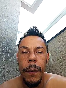 Snapshot of Santanacumxplod chatting on 02/15/25, 12:22 Santanacumxplod online show from 02/15/25, 12:22