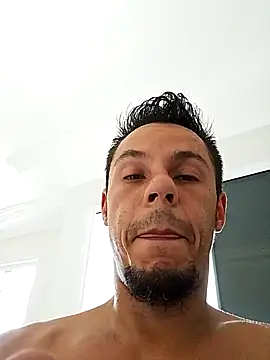 Snapshot of Santanacumxplod chatting on 02/25/25, 05:25 Santanacumxplod online show from 02/25/25, 05:25