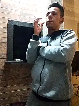 Snapshot of Santanacumxplod chatting on 10/19/25, 01:39 Santanacumxplod online show from 10/19/25, 01:39