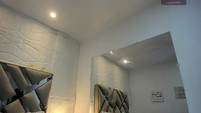 raquell moore online show from 10/08/25, 01:14