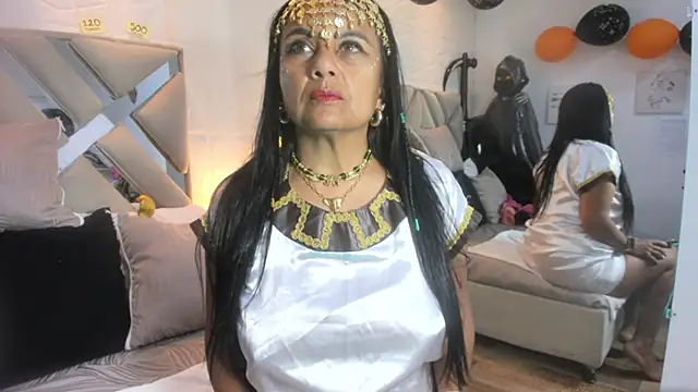 raquell moore online show from 10/31/25, 11:55