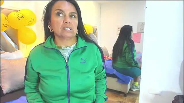 raquell moore online show from 12/20/25, 04:25