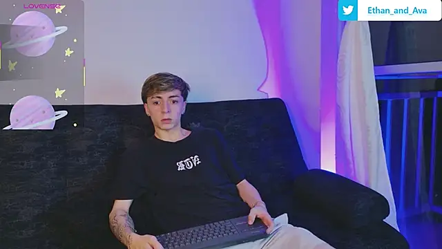 ethan and ava online show from 11/08/25, 02:12