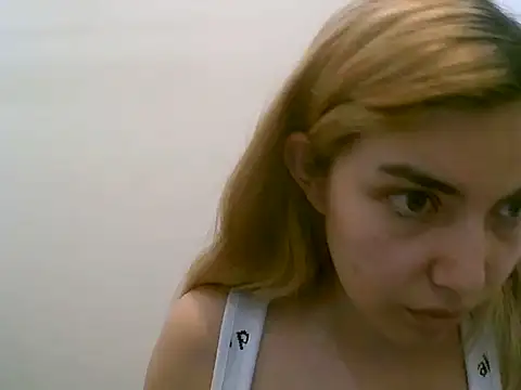 VittoriaTaylor online show from 09/20/25, 08:43