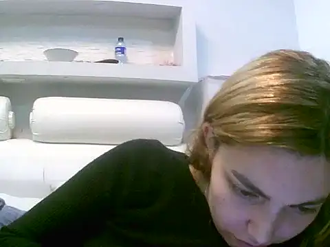 VittoriaTaylor online show from 11/28/25, 02:03