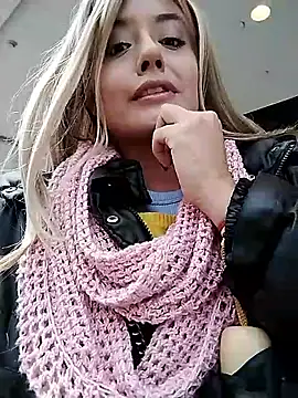 monicavictoria1301 online show from 05/12/26, 01:08