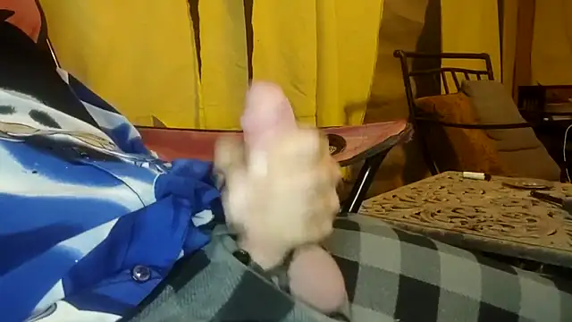 Snapshot of bwcbeat83 chatting on 10/30/25, 08:16 bwcbeat83 online show from 10/30/25, 08:16