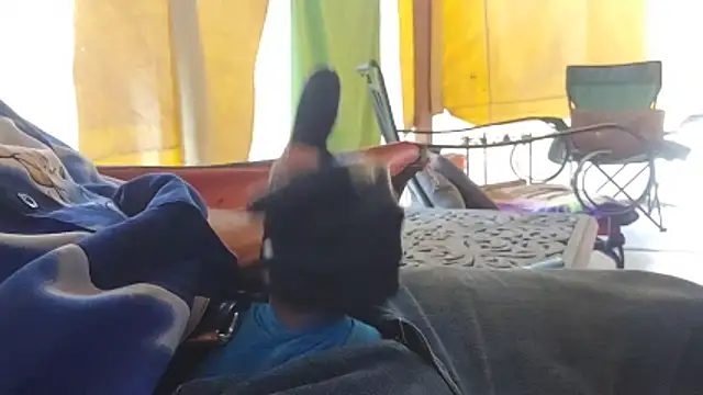 Snapshot of bwcbeat83 chatting on 12/20/25, 09:00 bwcbeat83 online show from 12/20/25, 09:00