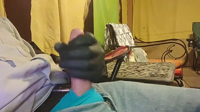 Snapshot of bwcbeat83 chatting on 01/08/26, 01:19 bwcbeat83 online show from 01/08/26, 01:19