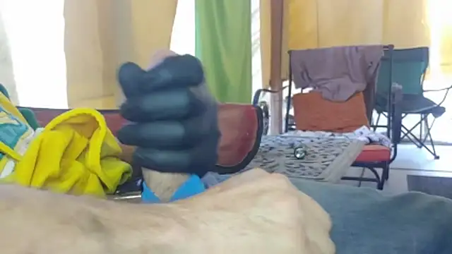 Snapshot of bwcbeat83 chatting on 02/26/26, 11:26 bwcbeat83 online show from 02/26/26, 11:26