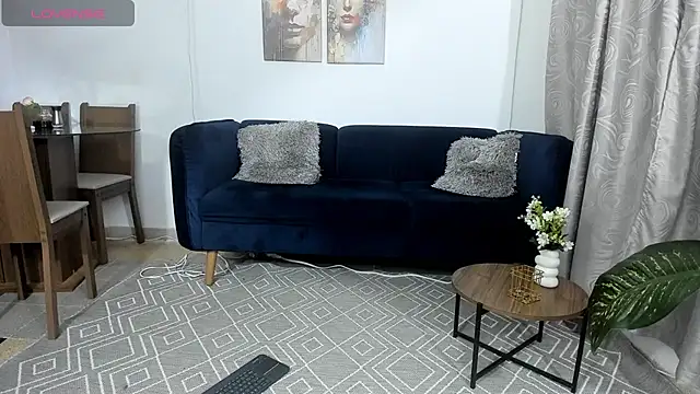 Snapshot of NicolettaLima chatting on 11/04/25, 12:10 NicolettaLima online show from 11/04/25, 12:10