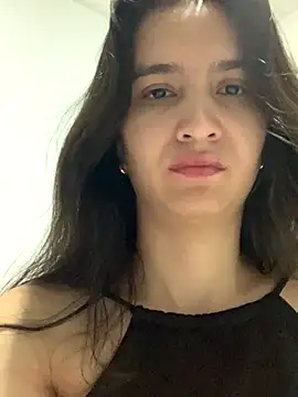 Bella still online show from 12/03/25, 01:20