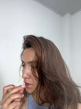Bella still online show from 07/05/26, 02:35