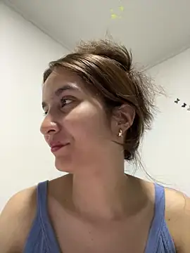 Bella still online show from 07/27/26, 01:12
