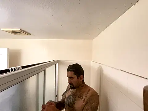 Snapshot of hornycouple818 chatting on 09/12/25, 05:40 hornycouple818 online show from 09/12/25, 05:40