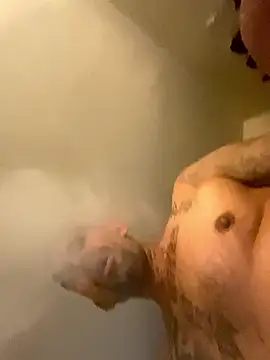 Snapshot of hornycouple818 chatting on 09/17/25, 06:04 hornycouple818 online show from 09/17/25, 06:04