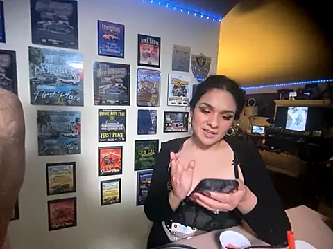 hornycouple818 online show from 11/11/25, 04:12