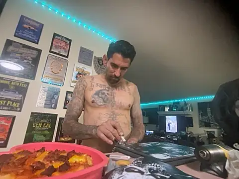 hornycouple818 online show from 11/25/25, 09:42