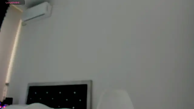 Snapshot of novaaskyy chatting on 10/13/25, 10:26 novaaskyy online show from 10/13/25, 10:26
