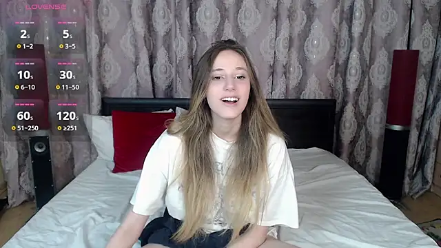Snapshot of blondyriss chatting on 02/15/25, 05:17 blondyriss online show from 02/15/25, 05:17