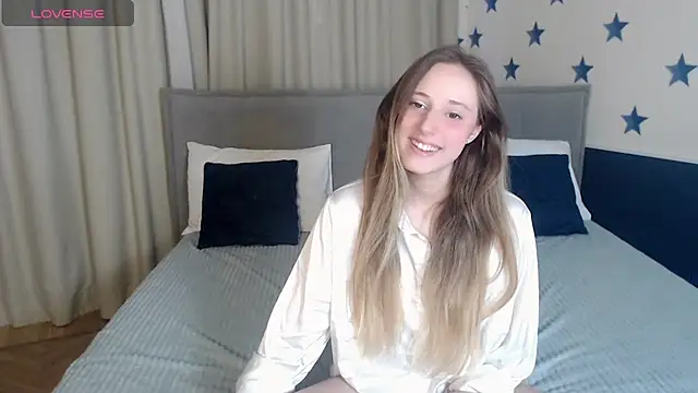 Snapshot of blondyriss chatting on 02/28/25, 03:26 blondyriss online show from 02/28/25, 03:26