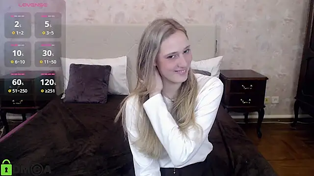 Snapshot of blondyriss chatting on 03/04/25, 02:42 blondyriss online show from 03/04/25, 02:42