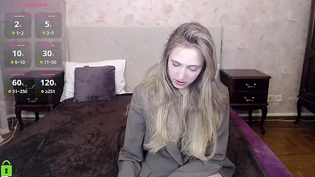 Snapshot of blondyriss chatting on 03/06/25, 06:26 blondyriss online show from 03/06/25, 06:26