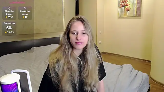 Snapshot of blondyriss chatting on 09/14/25, 07:24 blondyriss online show from 09/14/25, 07:24
