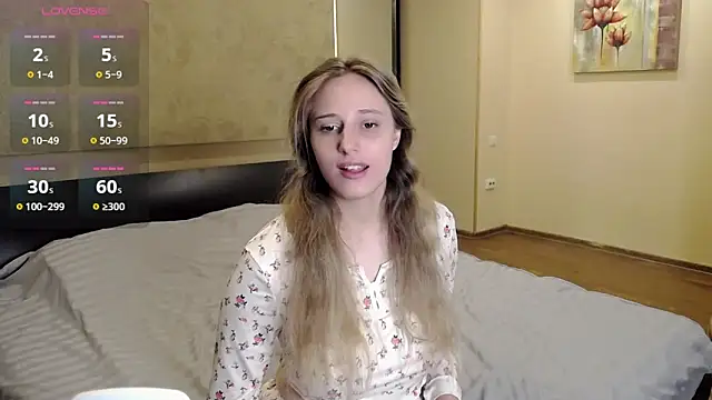 Snapshot of blondyriss chatting on 09/19/25, 09:15 blondyriss online show from 09/19/25, 09:15