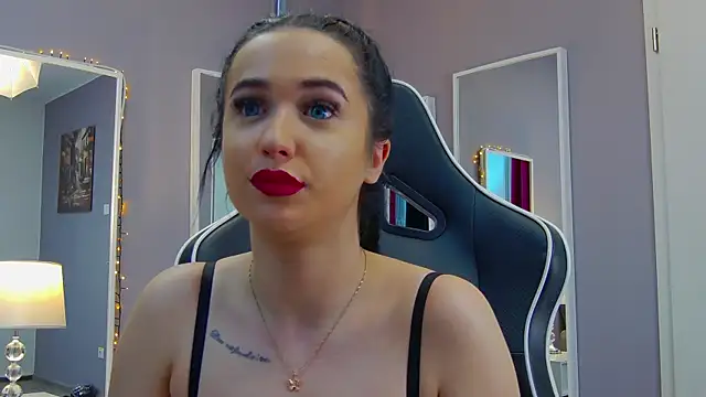 Snapshot of Eva_Lovvia_ chatting on 02/24/25, 10:58 Eva Lovvia  online show from 02/24/25, 10:58