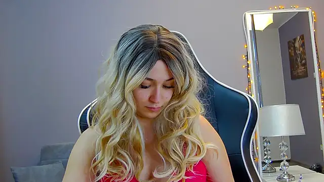 Snapshot of Eva_Lovvia_ chatting on 03/03/25, 07:39 Eva Lovvia  online show from 03/03/25, 07:39