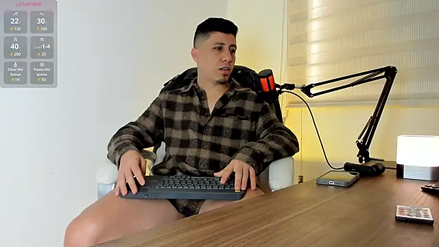 Snapshot of Fraannco chatting on 01/28/25, 01:59 Fraannco online show from 01/28/25, 01:59