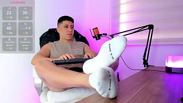 Snapshot of Fraannco chatting on 02/08/25, 02:27 Fraannco online show from 02/08/25, 02:27