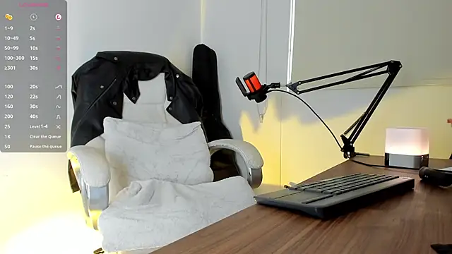 Snapshot of Fraannco chatting on 03/01/25, 10:42 Fraannco online show from 03/01/25, 10:42