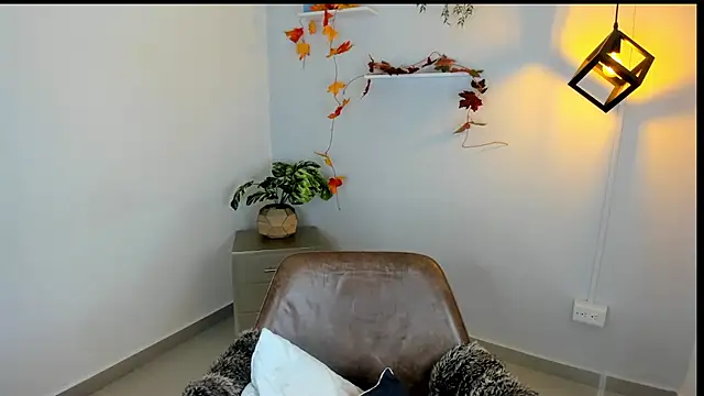 Juliane su online show from 01/16/25, 02:19