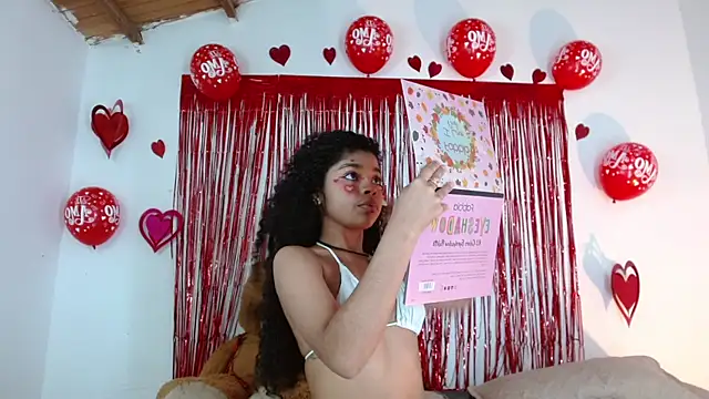 lucie petite online show from 02/13/25, 09:38