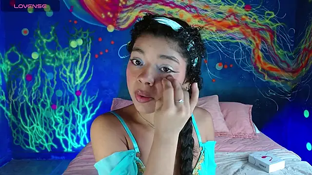 lucie petite online show from 09/18/25, 06:21