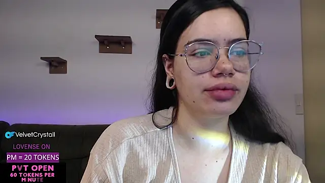 crystalll room online show from 11/08/25, 04:12