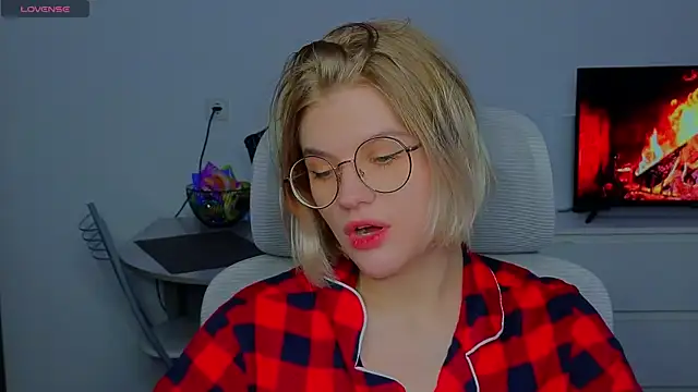 Snapshot of _JessieVibes chatting on 02/13/25, 04:39 JessieVibes online show from 02/13/25, 04:39