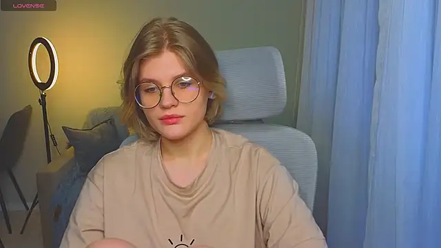 Snapshot of _JessieVibes chatting on 03/10/25, 03:41 JessieVibes online show from 03/10/25, 03:41