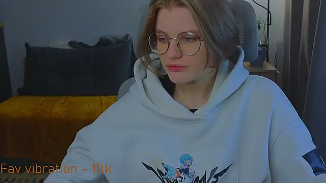 Snapshot of _JessieVibes chatting on 10/18/25, 12:28 JessieVibes online show from 10/18/25, 12:28