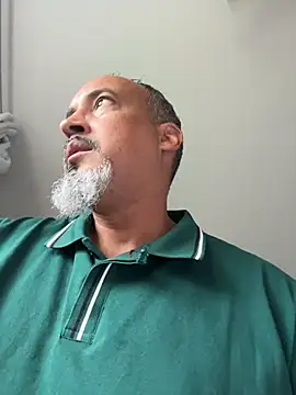 Snapshot of TheConfidentialClub chatting on 09/30/25, 04:34 TheConfidentialClub online show from 09/30/25, 04:34