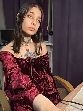 Snapshot of mollyEXD chatting on 11/25/25, 06:52 mollyEXD online show from 11/25/25, 06:52