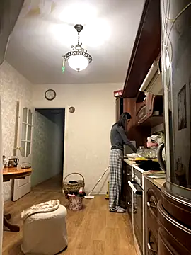 Snapshot of mollyEXD chatting on 11/27/25, 12:24 mollyEXD online show from 11/27/25, 12:24