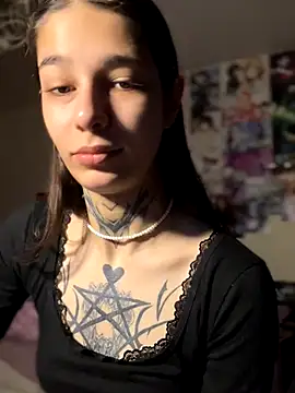 Snapshot of mollyEXD chatting on 11/28/25, 09:23 mollyEXD online show from 11/28/25, 09:23