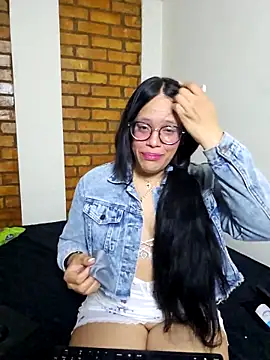 Snapshot of katrina29 chatting on 09/16/25, 12:00 katrina29 online show from 09/16/25, 12:00