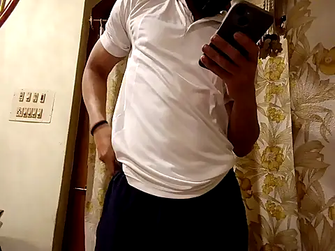 hot hunk boy online show from 02/02/25, 05:59